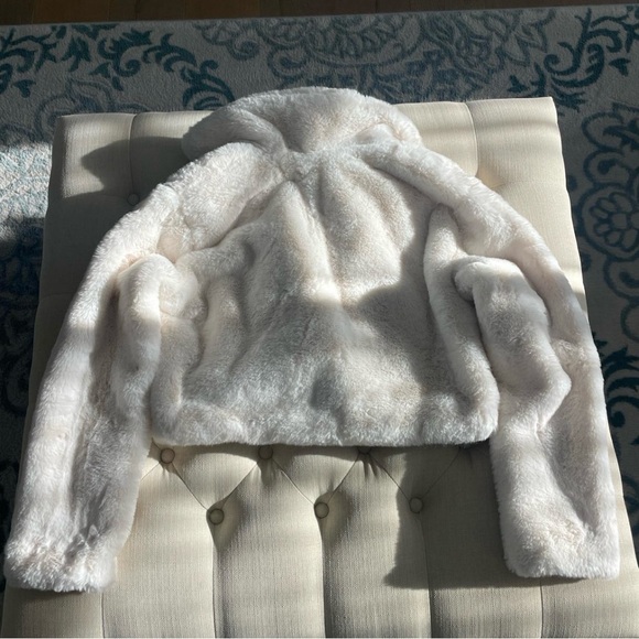 Cropped Plush Faux Fur Jacket in Ivory - Picture 2 of 2